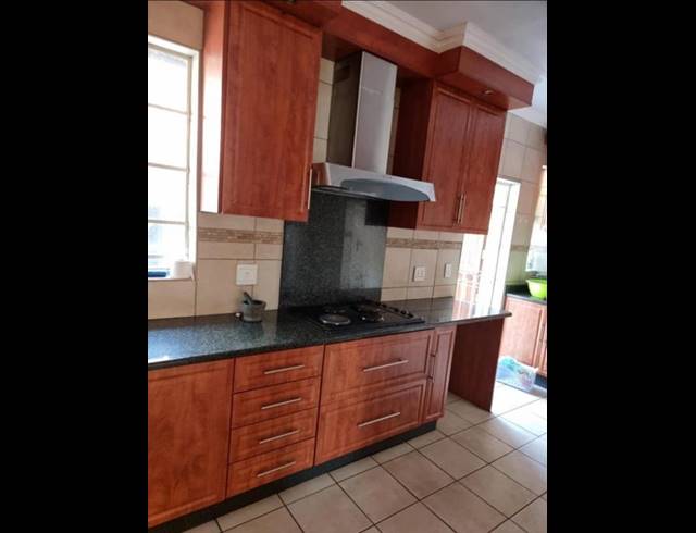 4 BEDROOM PROPERTY TO RENT IN GALLO MANOR